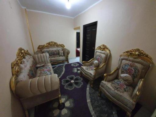 Hero Pyramids Apartment *